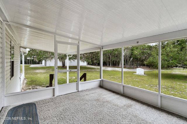 135 LAKE COMO Drive, Pomona Park, FL 32181