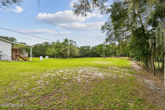 135 LAKE COMO Drive, Pomona Park, FL 32181