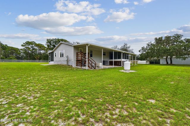 135 LAKE COMO Drive, Pomona Park, FL 32181