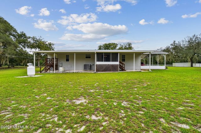 135 LAKE COMO Drive, Pomona Park, FL 32181