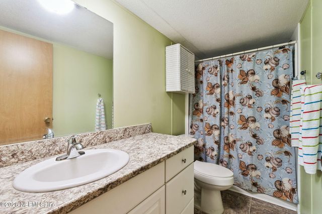 135 LAKE COMO Drive, Pomona Park, FL 32181