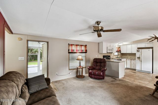 135 LAKE COMO Drive, Pomona Park, FL 32181