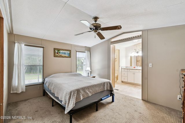 135 LAKE COMO Drive, Pomona Park, FL 32181