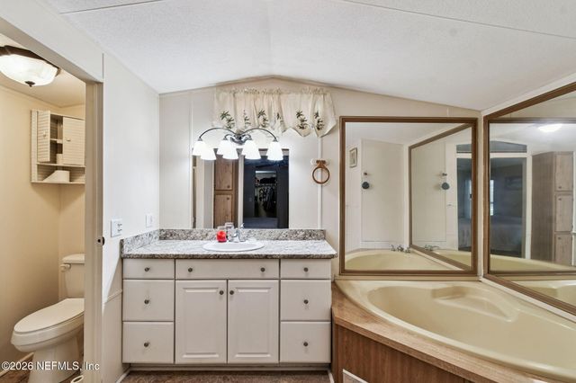 135 LAKE COMO Drive, Pomona Park, FL 32181