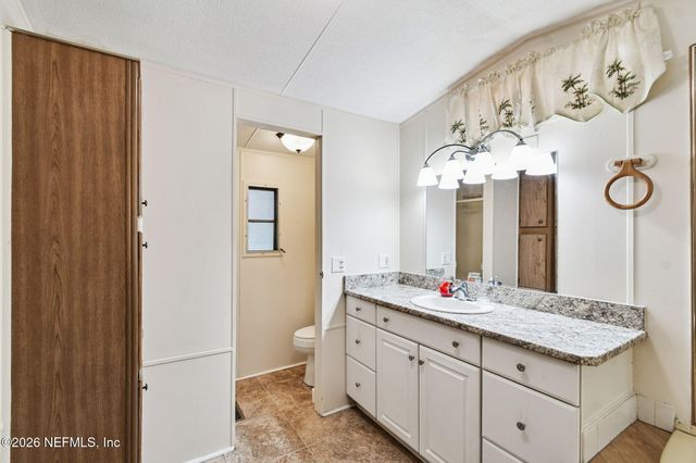 135 LAKE COMO Drive, Pomona Park, FL 32181