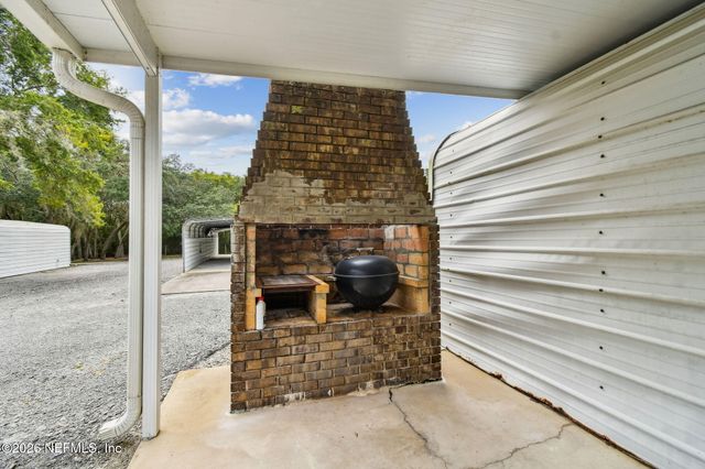 135 LAKE COMO Drive, Pomona Park, FL 32181