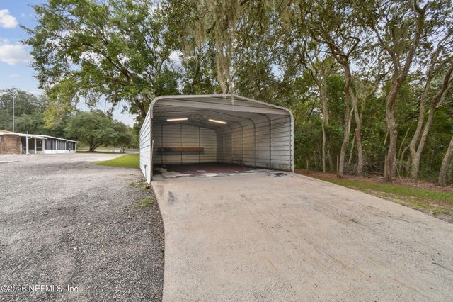 135 LAKE COMO Drive, Pomona Park, FL 32181