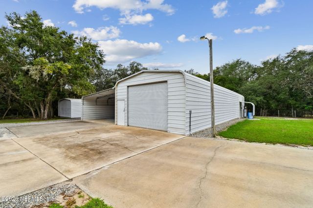 135 LAKE COMO Drive, Pomona Park, FL 32181