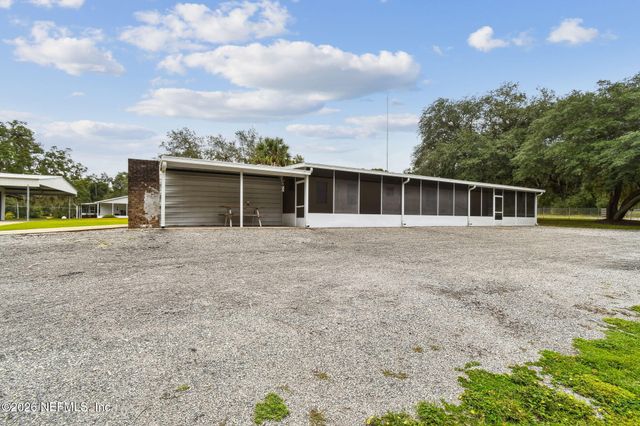 135 LAKE COMO Drive, Pomona Park, FL 32181