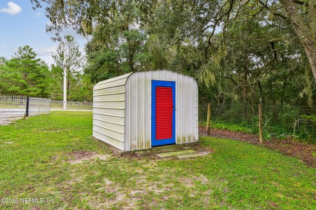 135 LAKE COMO Drive, Pomona Park, FL 32181