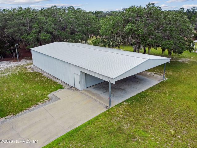 135 LAKE COMO Drive, Pomona Park, FL 32181