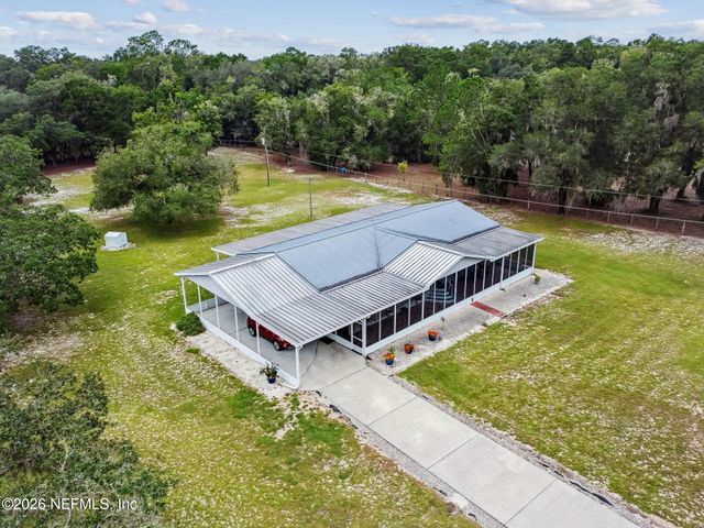 135 LAKE COMO Drive, Pomona Park, FL 32181