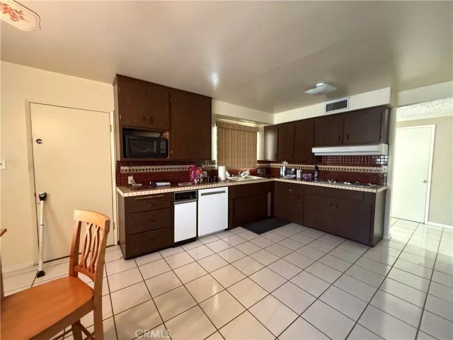 18609 Knapp, Northridge, CA 91324