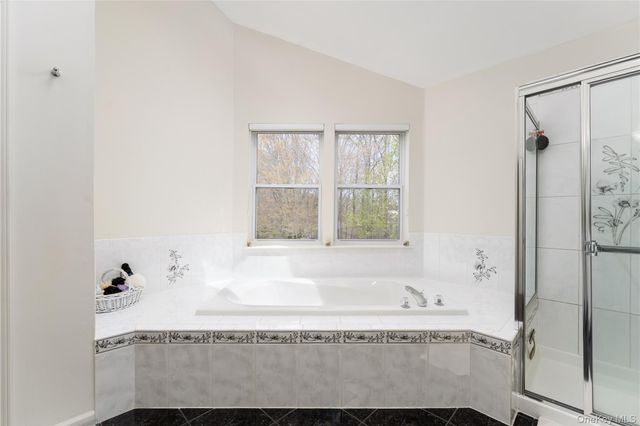 9 Framingham Lane, Shoreham, NY 11786