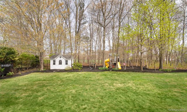 9 Framingham Lane, Shoreham, NY 11786