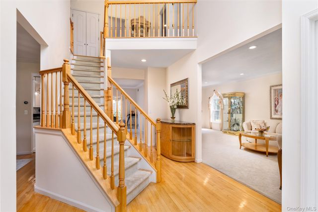 9 Framingham Lane, Shoreham, NY 11786