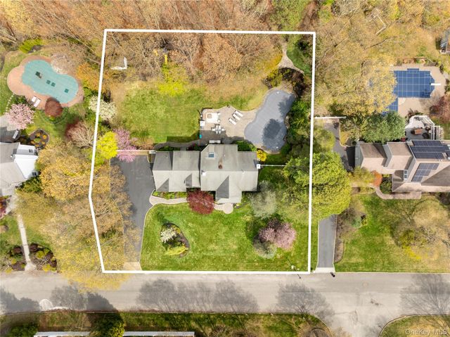 9 Framingham Lane, Shoreham, NY 11786