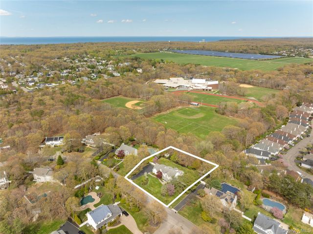 9 Framingham Lane, Shoreham, NY 11786