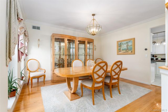 9 Framingham Lane, Shoreham, NY 11786