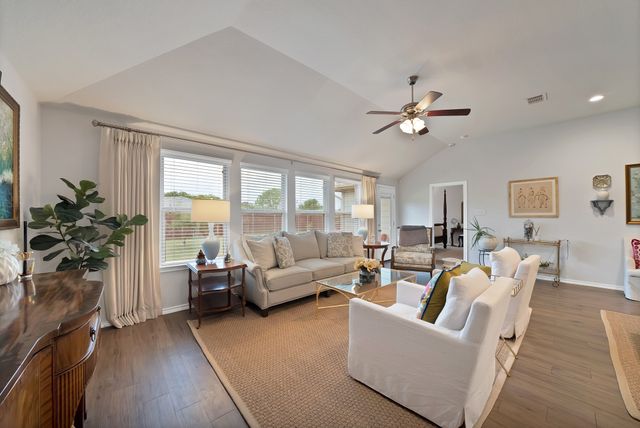 10817 Live Oak Creek Drive, Fort Worth, TX 76108