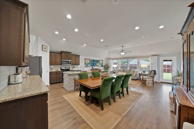 10817 Live Oak Creek Drive, Fort Worth, TX 76108