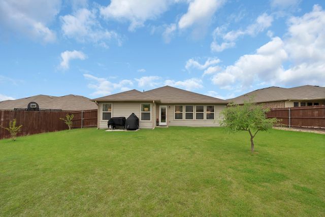 10817 Live Oak Creek Drive, Fort Worth, TX 76108