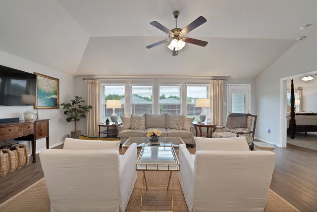 10817 Live Oak Creek Drive, Fort Worth, TX 76108