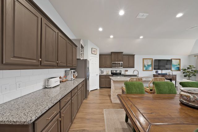 10817 Live Oak Creek Drive, Fort Worth, TX 76108