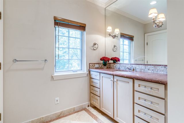 5800 Armstrong Parkway, University Park, TX 75205
