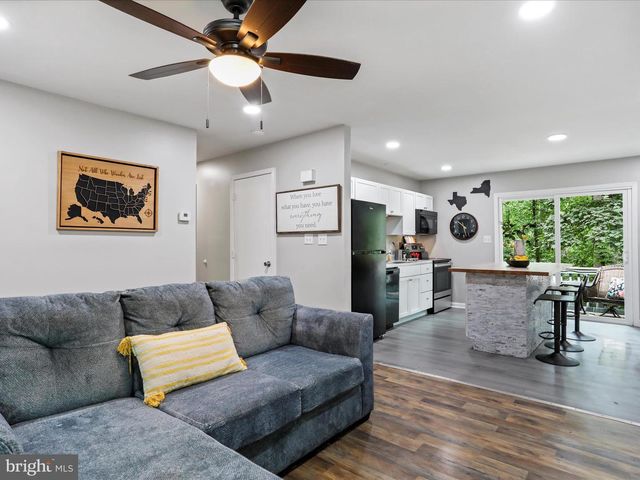 462 WILD ROSE LN, Harpers Ferry, WV 25425