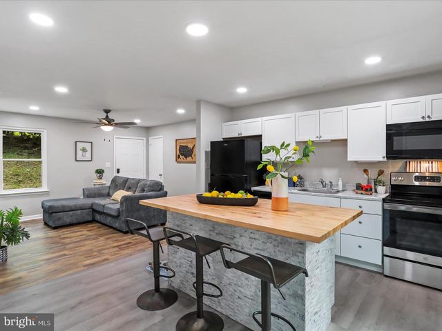 462 WILD ROSE LN, Harpers Ferry, WV 25425