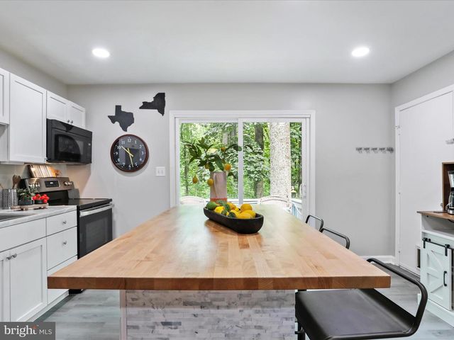 462 WILD ROSE LN, Harpers Ferry, WV 25425