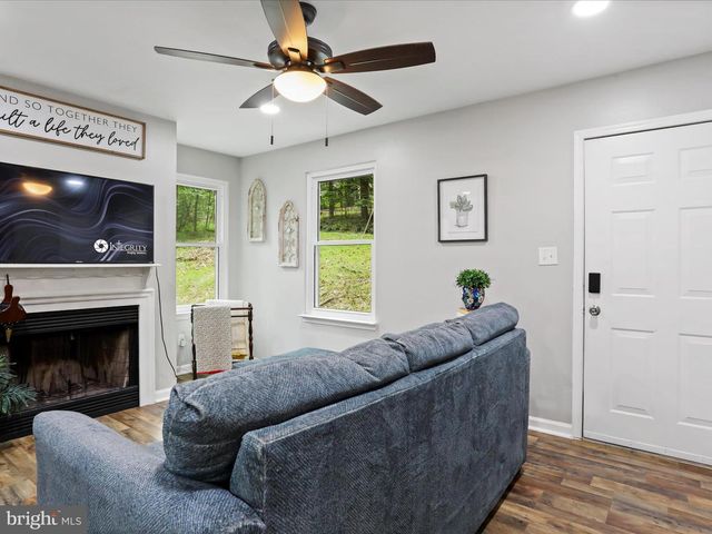 462 WILD ROSE LN, Harpers Ferry, WV 25425