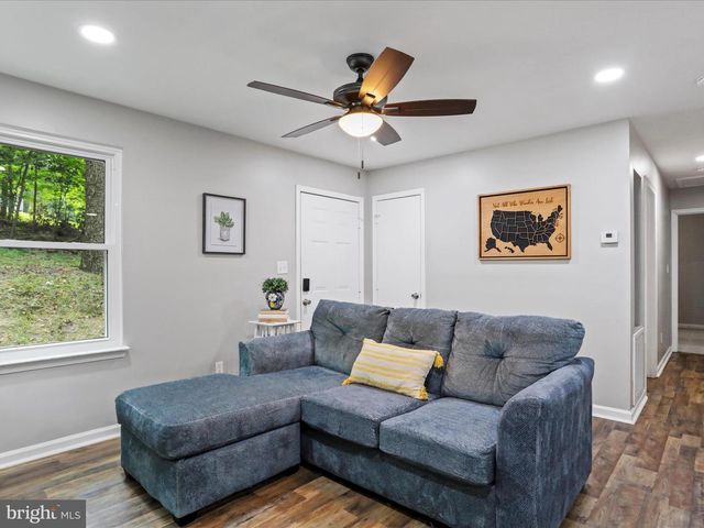 462 WILD ROSE LN, Harpers Ferry, WV 25425