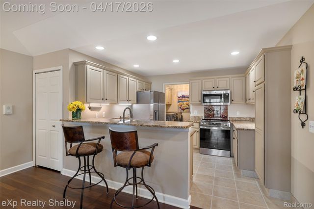 14350 Moravian Manor Circle 36, Sterling Heights, MI 48312