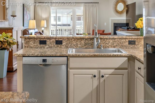 14350 Moravian Manor Circle 36, Sterling Heights, MI 48312