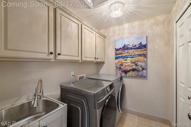 14350 Moravian Manor Circle 36, Sterling Heights, MI 48312