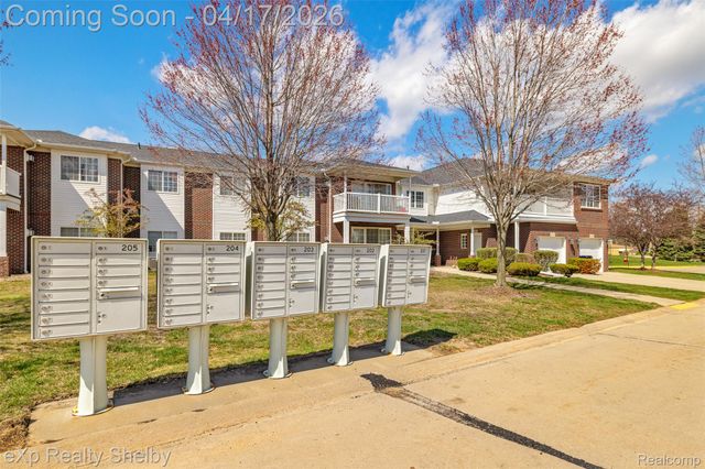 14350 Moravian Manor Circle 36, Sterling Heights, MI 48312