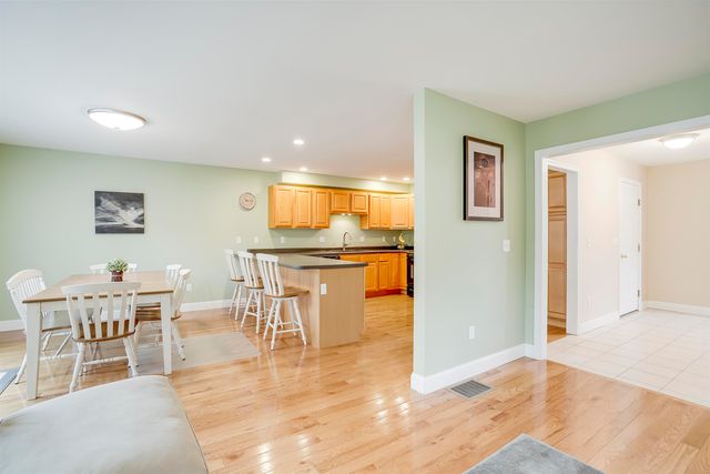 31 Rosanna Drive, Dover, NH 03820