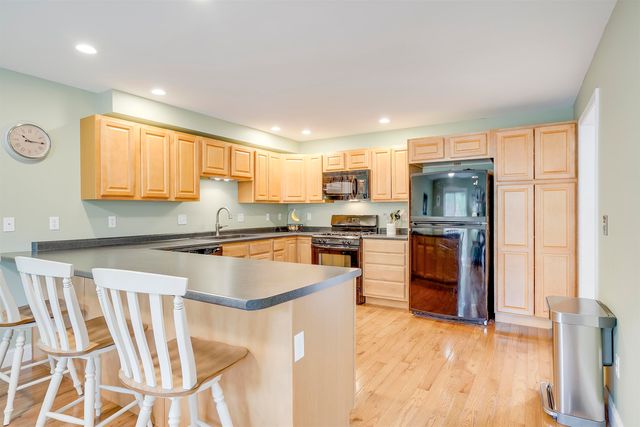 31 Rosanna Drive, Dover, NH 03820