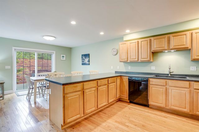 31 Rosanna Drive, Dover, NH 03820