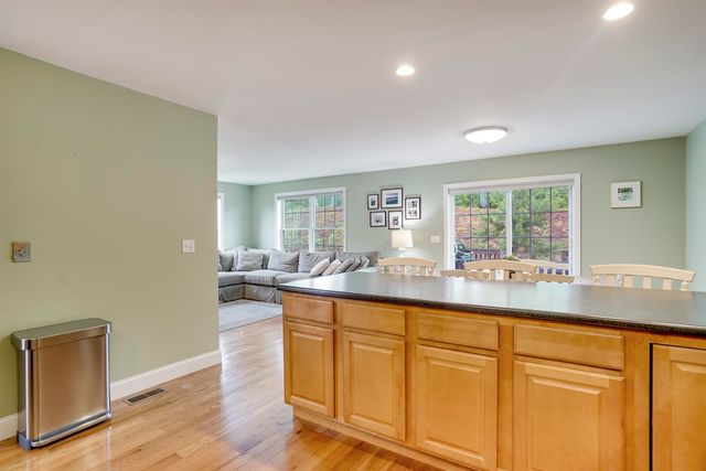 31 Rosanna Drive, Dover, NH 03820