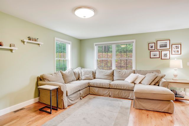 31 Rosanna Drive, Dover, NH 03820