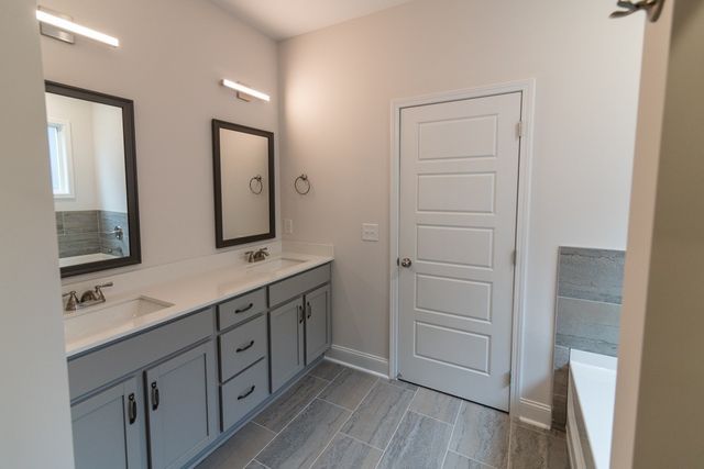 1584 Hidden Creek Trail, Clarksville, TN 37043