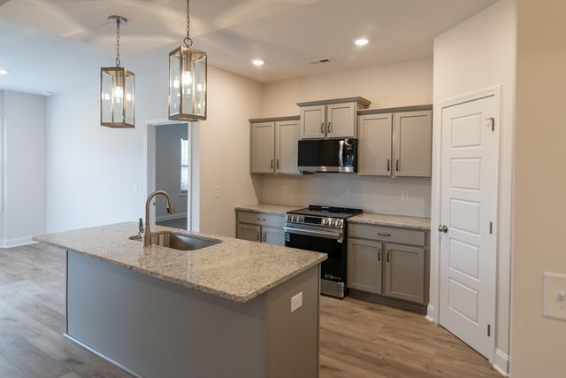 1584 Hidden Creek Trail, Clarksville, TN 37043