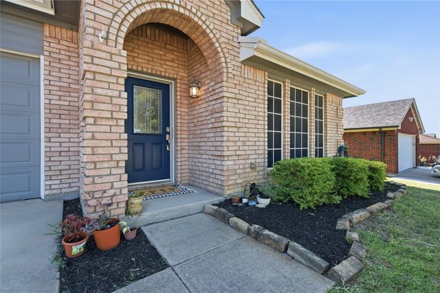 4828 Deal Drive, Fort Worth, TX 76135