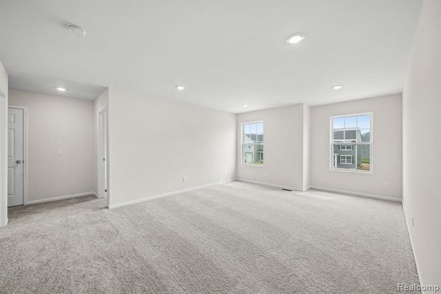 387 Edge Brook, Holly, MI 48442