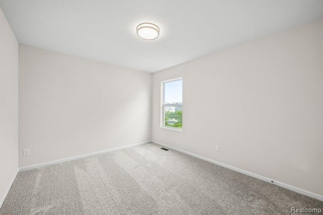 387 Edge Brook, Holly, MI 48442