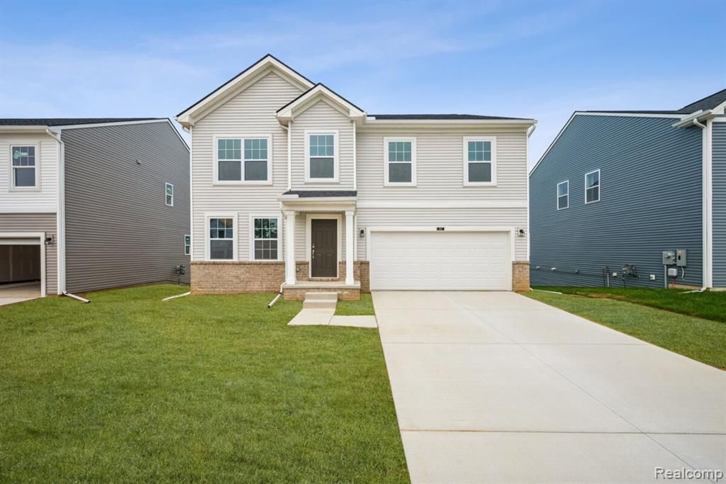 387 Edge Brook, Holly, MI 48442