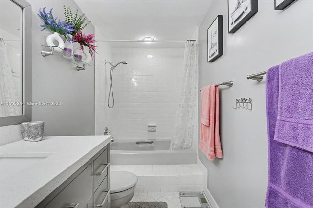 4200 Hillcrest Dr 700, Hollywood, FL 33021